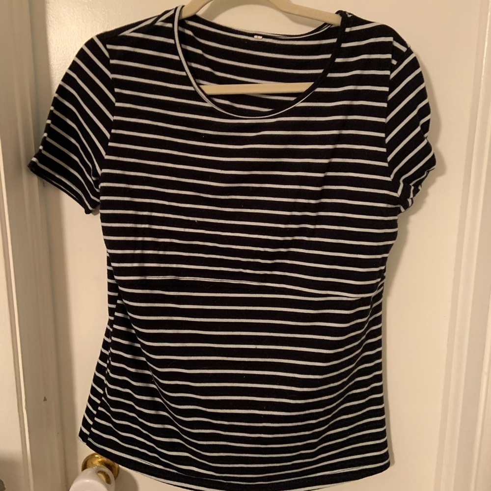 Breastfeeding shirt